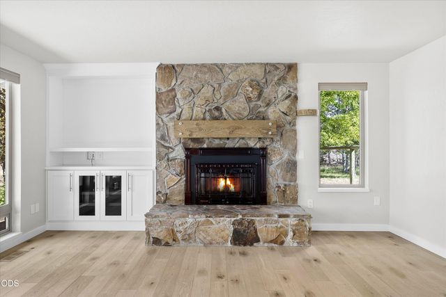 62846 Montara Drive, Bend, OR 97701