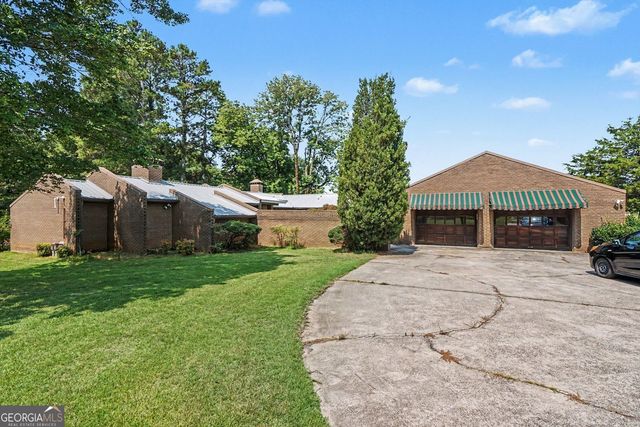 2071 W Hightower Trail, Conyers, GA 30012