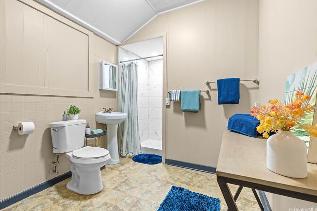 1041 Ehoeho Avenue, Wahiawa, HI 96786