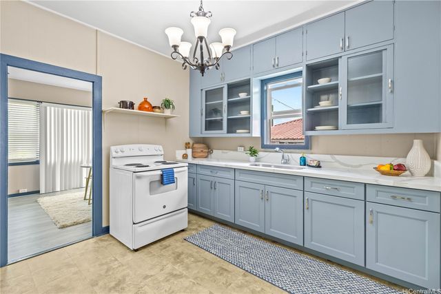 1041 Ehoeho Avenue, Wahiawa, HI 96786