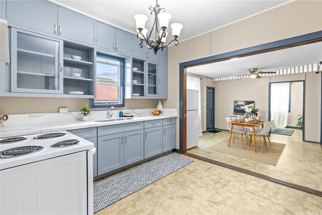 1041 Ehoeho Avenue, Wahiawa, HI 96786