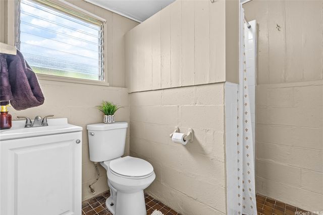1041 Ehoeho Avenue, Wahiawa, HI 96786