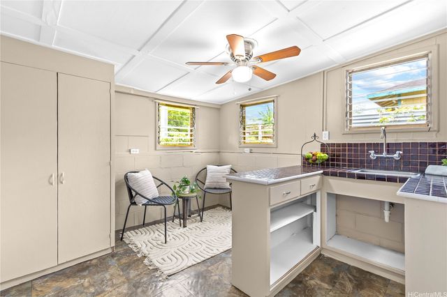 1041 Ehoeho Avenue, Wahiawa, HI 96786