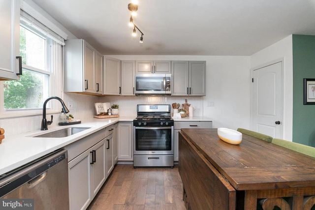 3302 ORLANDO AVE, Baltimore, MD 21234