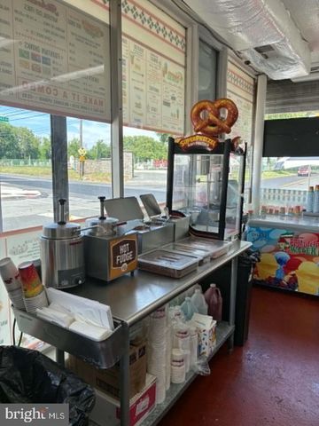 1594 MARKET ST, Linwood, PA 19061