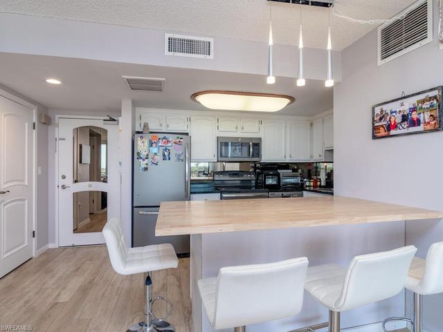 180 Seaview CT 612, Marco Island, FL 34145