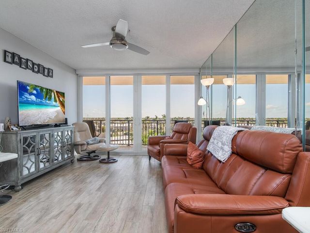180 Seaview CT 612, Marco Island, FL 34145