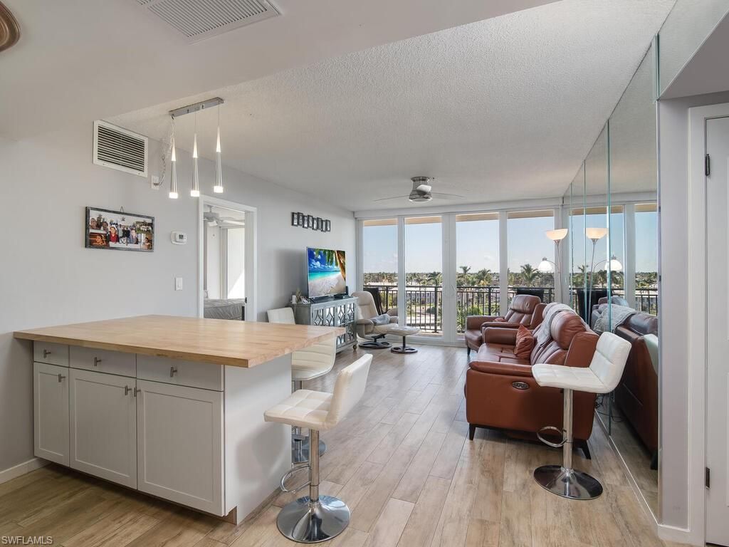 180 Seaview CT 612, MARCO ISLAND, FL 34145 — photo 2