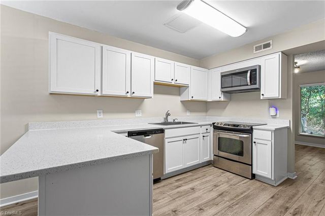 306 N Lindell Road E, Greensboro, NC 27403