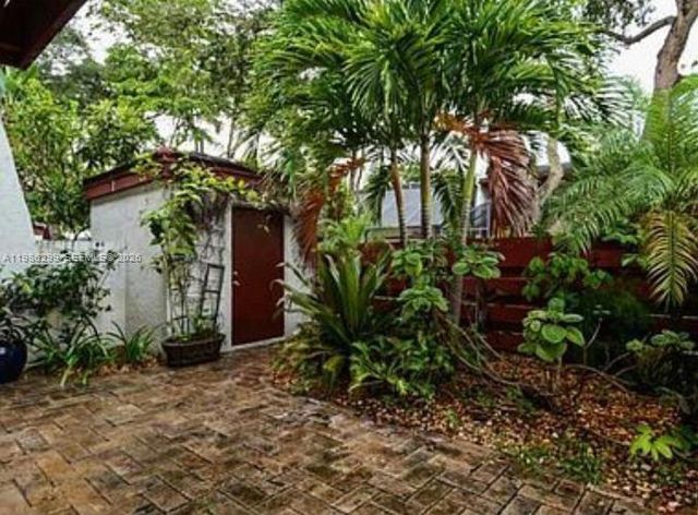 2991 Lakewood Ln 329, Hollywood, FL 33021