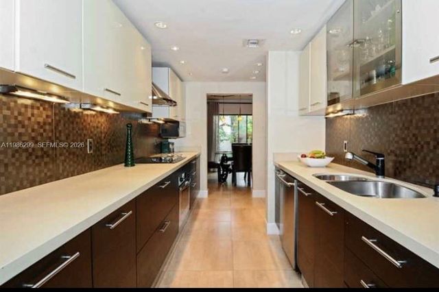 2991 Lakewood Ln 329, Hollywood, FL 33021