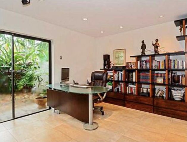 2991 Lakewood Ln 329, Hollywood, FL 33021