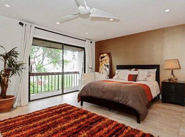 2991 Lakewood Ln 329, Hollywood, FL 33021