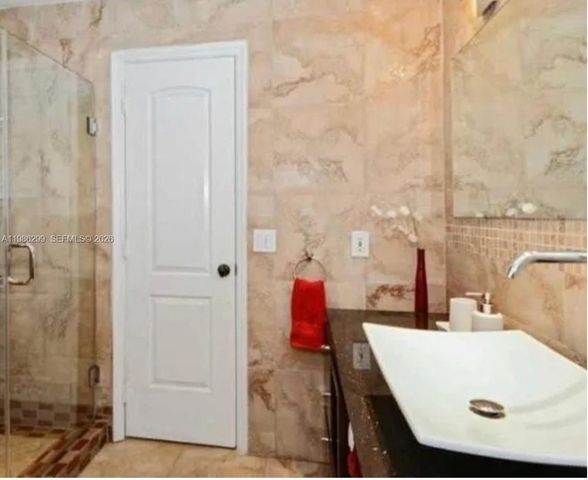 2991 Lakewood Ln 329, Hollywood, FL 33021