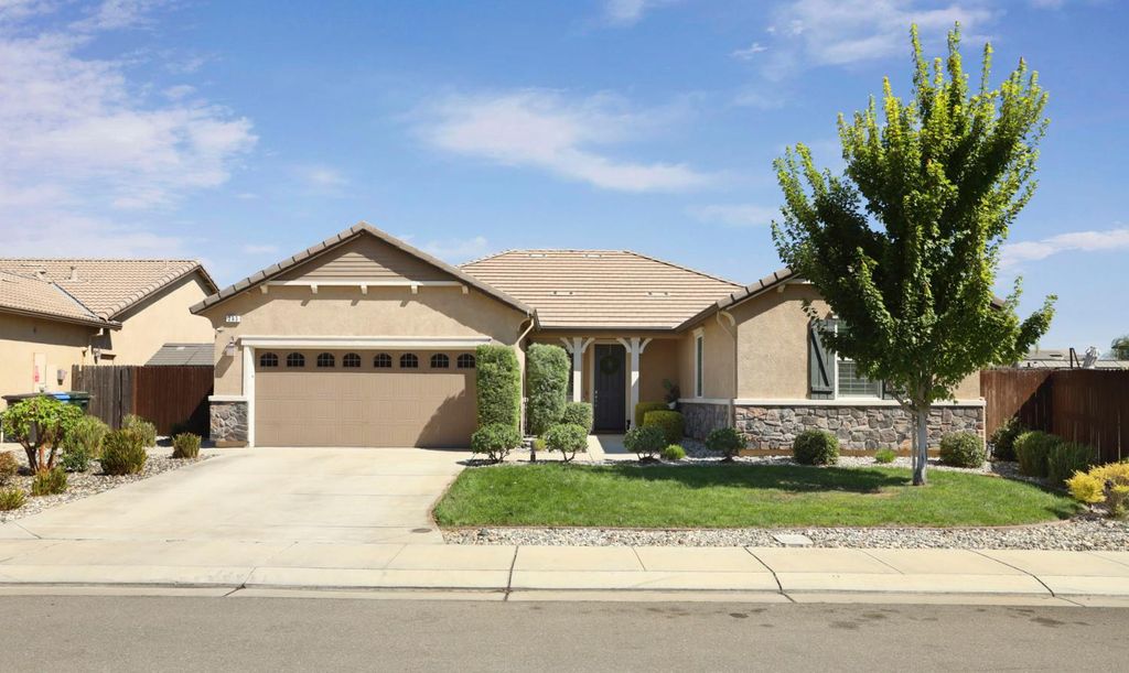 283 Columbus Dr, Manteca, CA 95337