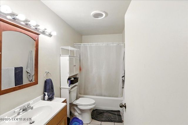 9931 Chelatna Circle, Anchorage, AK 99515