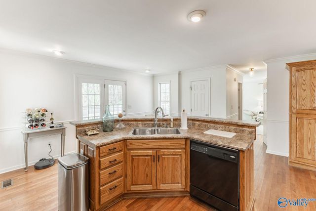 226 Chestnut Oak Circle, Owens Cross Roads, AL 35763