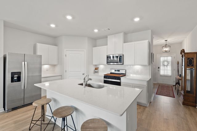 6114 Japonica Ln, White House, TN 37188