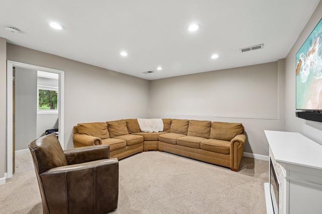 18064 84th Avenue N, Maple Grove, MN 55311
