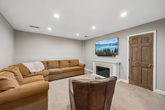 18064 84th Avenue N, Maple Grove, MN 55311