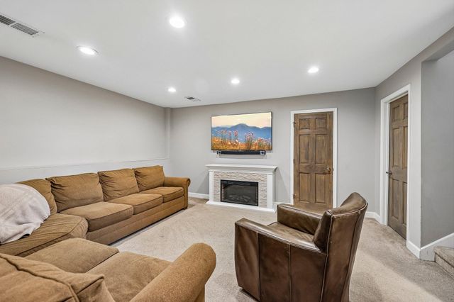 18064 84th Avenue N, Maple Grove, MN 55311