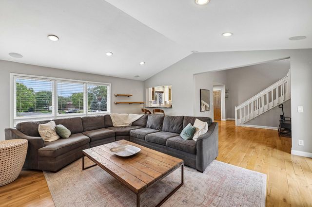 18064 84th Avenue N, Maple Grove, MN 55311