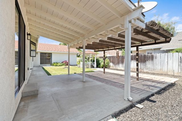 3729 Springcreek Dr, Modesto, CA 95355