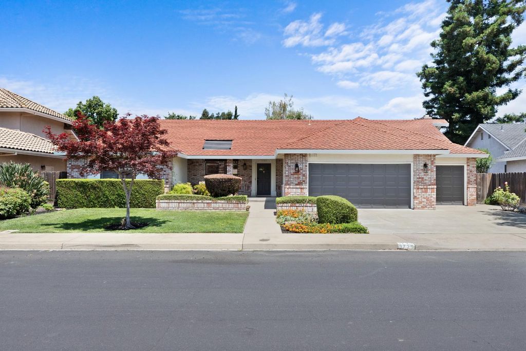 3729 Springcreek Dr, Modesto, CA 95355