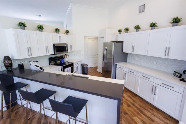 280 Landings Blvd 280, Weston, FL 33327