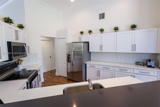 280 Landings Blvd 280, Weston, FL 33327