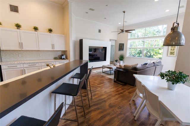 280 Landings Blvd 280, Weston, FL 33327