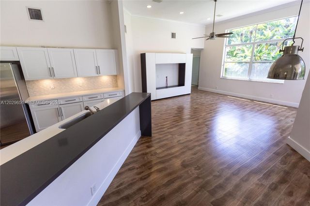 280 Landings Blvd 280, Weston, FL 33327