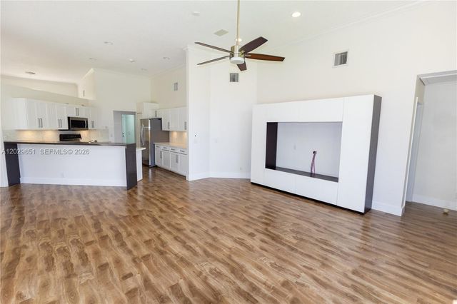 280 Landings Blvd 280, Weston, FL 33327