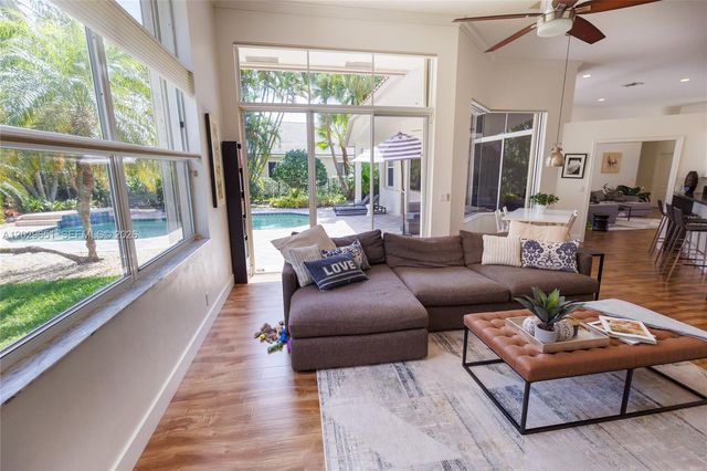 280 Landings Blvd 280, Weston, FL 33327