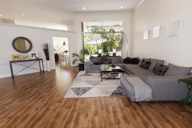 280 Landings Blvd 280, Weston, FL 33327