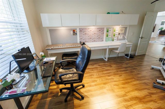 280 Landings Blvd 280, Weston, FL 33327