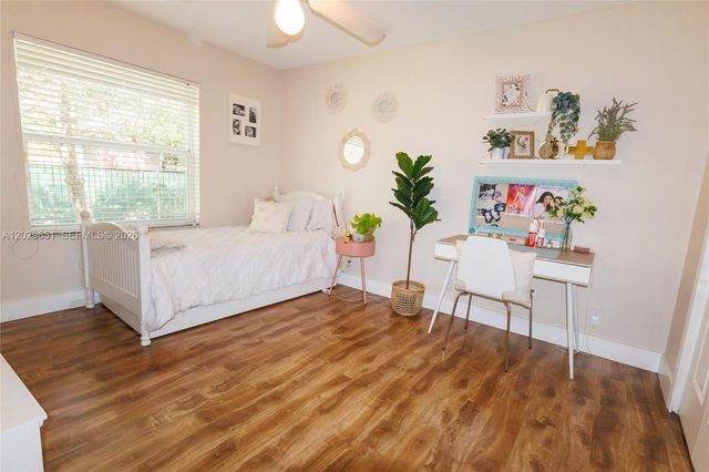 280 Landings Blvd 280, Weston, FL 33327