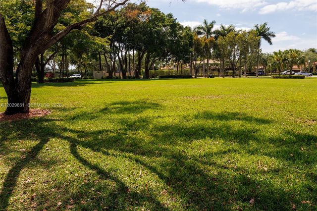 280 Landings Blvd 280, Weston, FL 33327