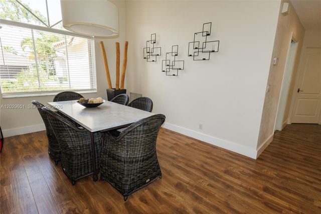 280 Landings Blvd 280, Weston, FL 33327