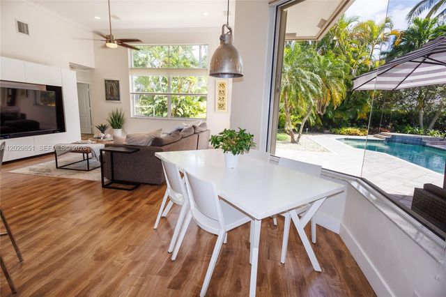 280 Landings Blvd 280, Weston, FL 33327