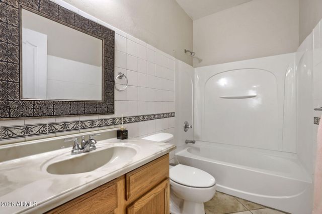 7270 W GARDENIA Avenue, Glendale, AZ 85303