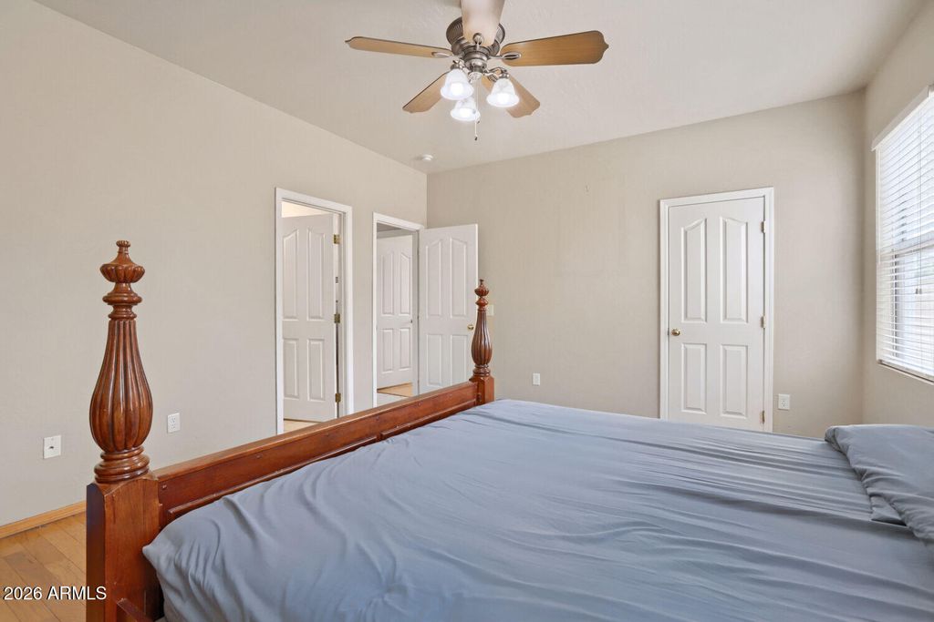 Image 16 of property listing at 7270 W GARDENIA Avenue, Glendale, AZ 85303