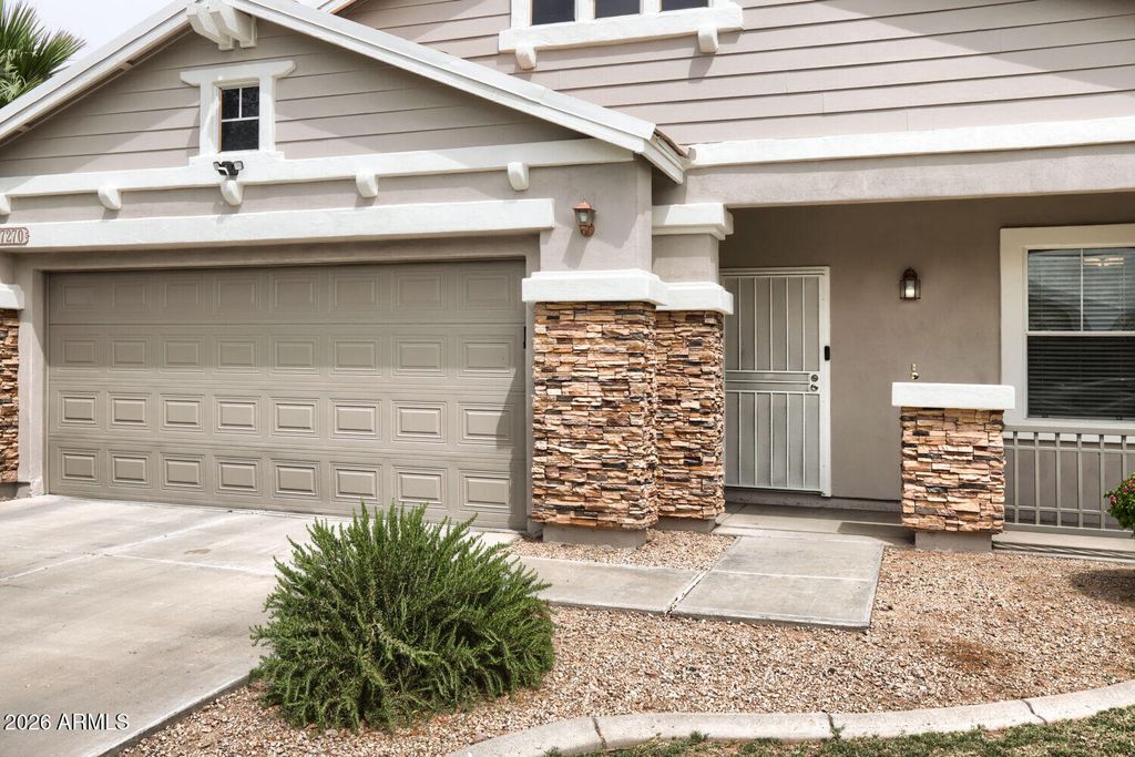 Image 2 of property listing at 7270 W GARDENIA Avenue, Glendale, AZ 85303