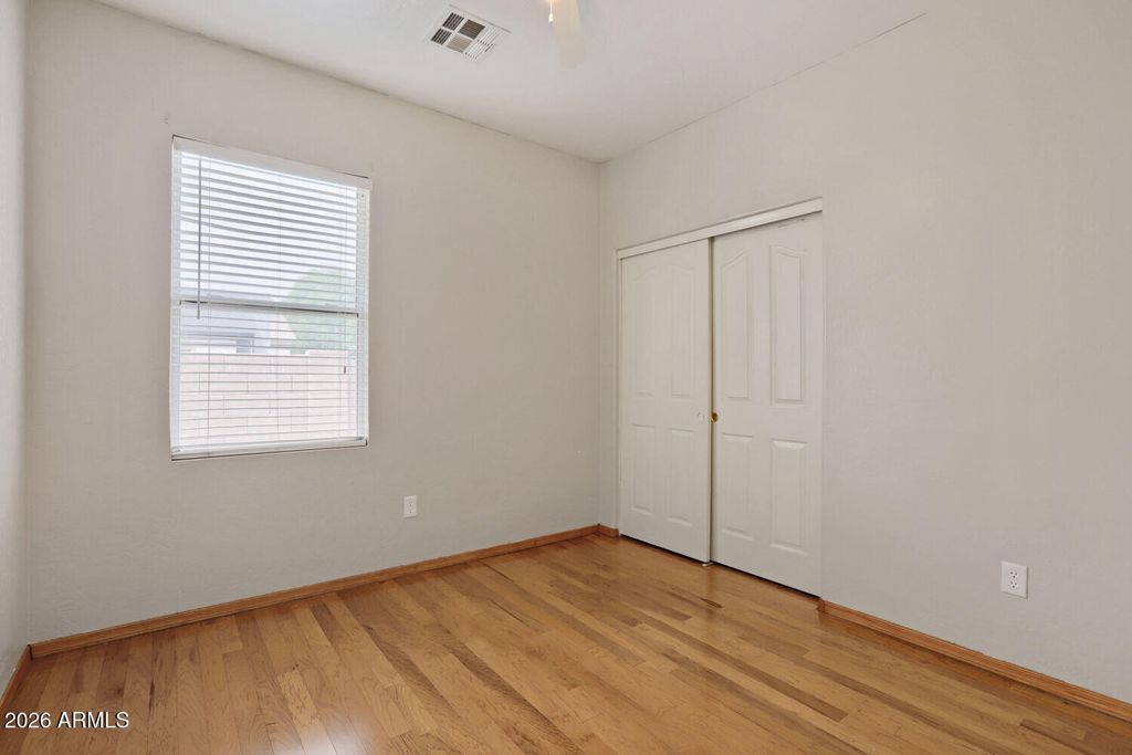 Image 20 of property listing at 7270 W GARDENIA Avenue, Glendale, AZ 85303