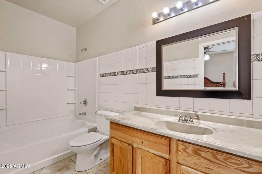 Image 22 of property listing at 7270 W GARDENIA Avenue, Glendale, AZ 85303
