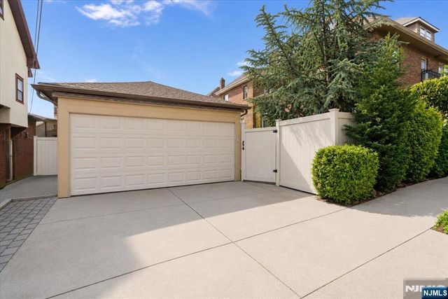540 Highridge Avenue, Cliffside Park, NJ 07010