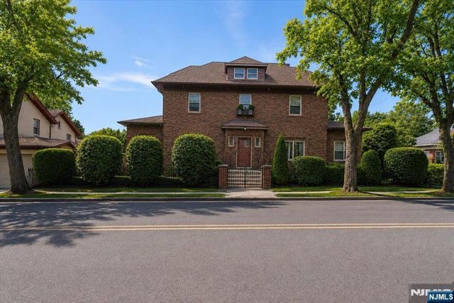 540 Highridge Avenue, Cliffside Park, NJ 07010