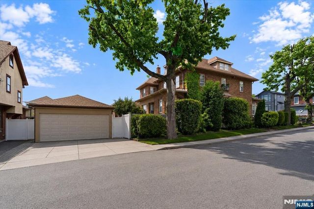 540 Highridge Avenue, Cliffside Park, NJ 07010