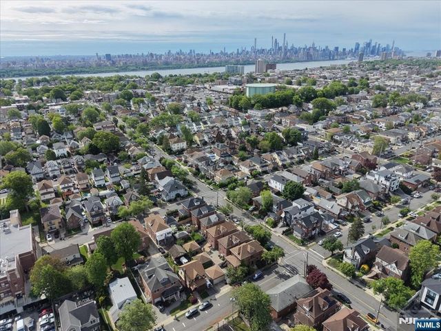 540 Highridge Avenue, Cliffside Park, NJ 07010