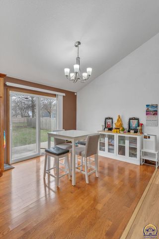 4312 SE Chisolm RD, Topeka, KS 66609